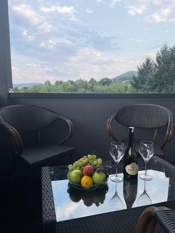 Ammirevole Ravne Apartments Visoko Exteriör bild