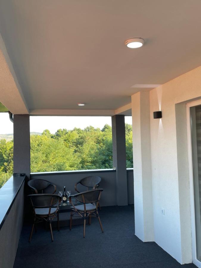 Ammirevole Ravne Apartments Visoko Exteriör bild