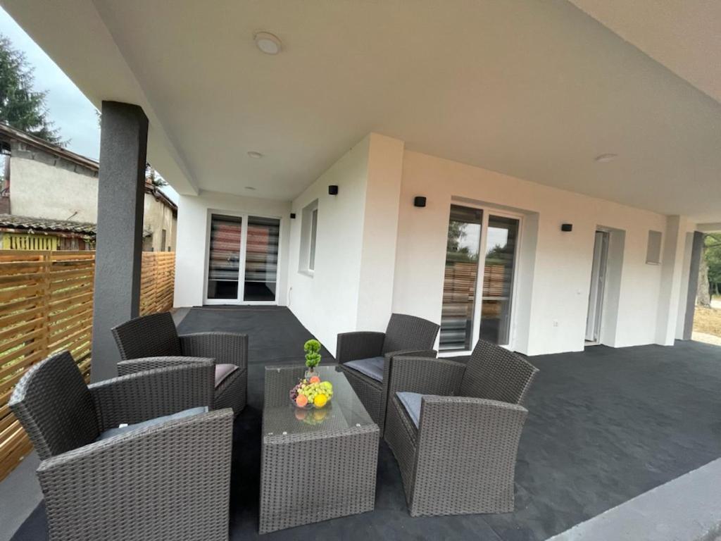 Ammirevole Ravne Apartments Visoko Exteriör bild
