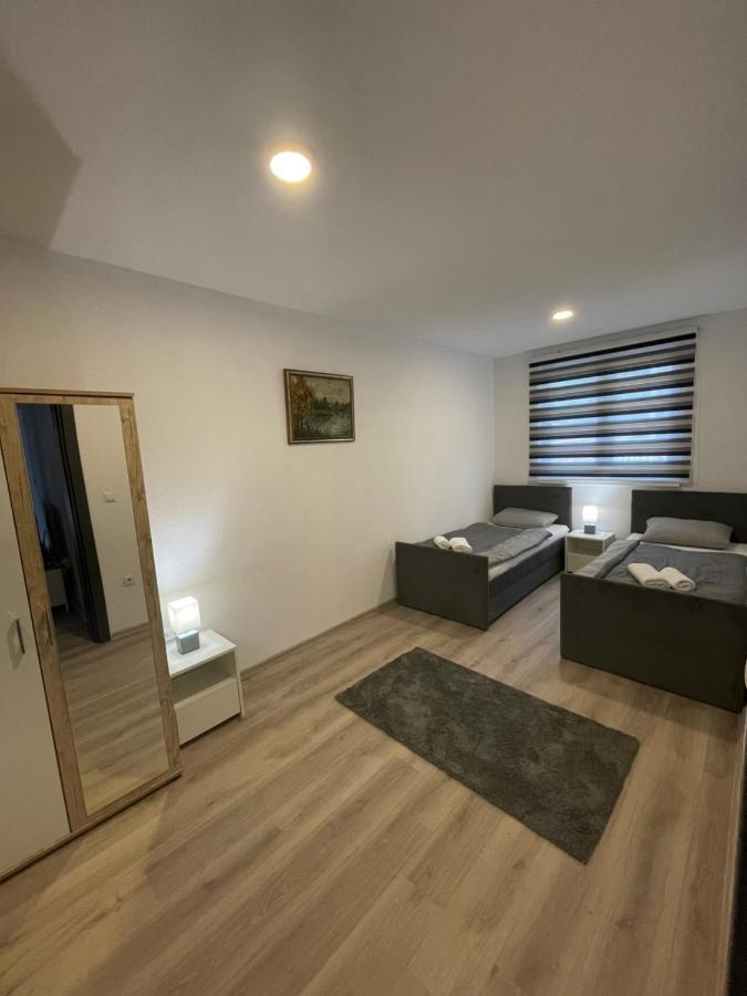 Ammirevole Ravne Apartments Visoko Exteriör bild