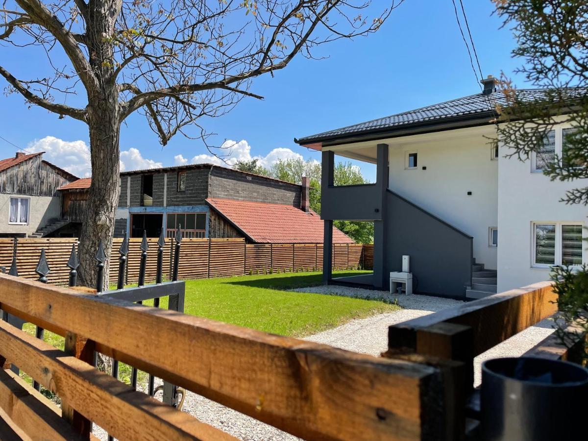 Ammirevole Ravne Apartments Visoko Exteriör bild
