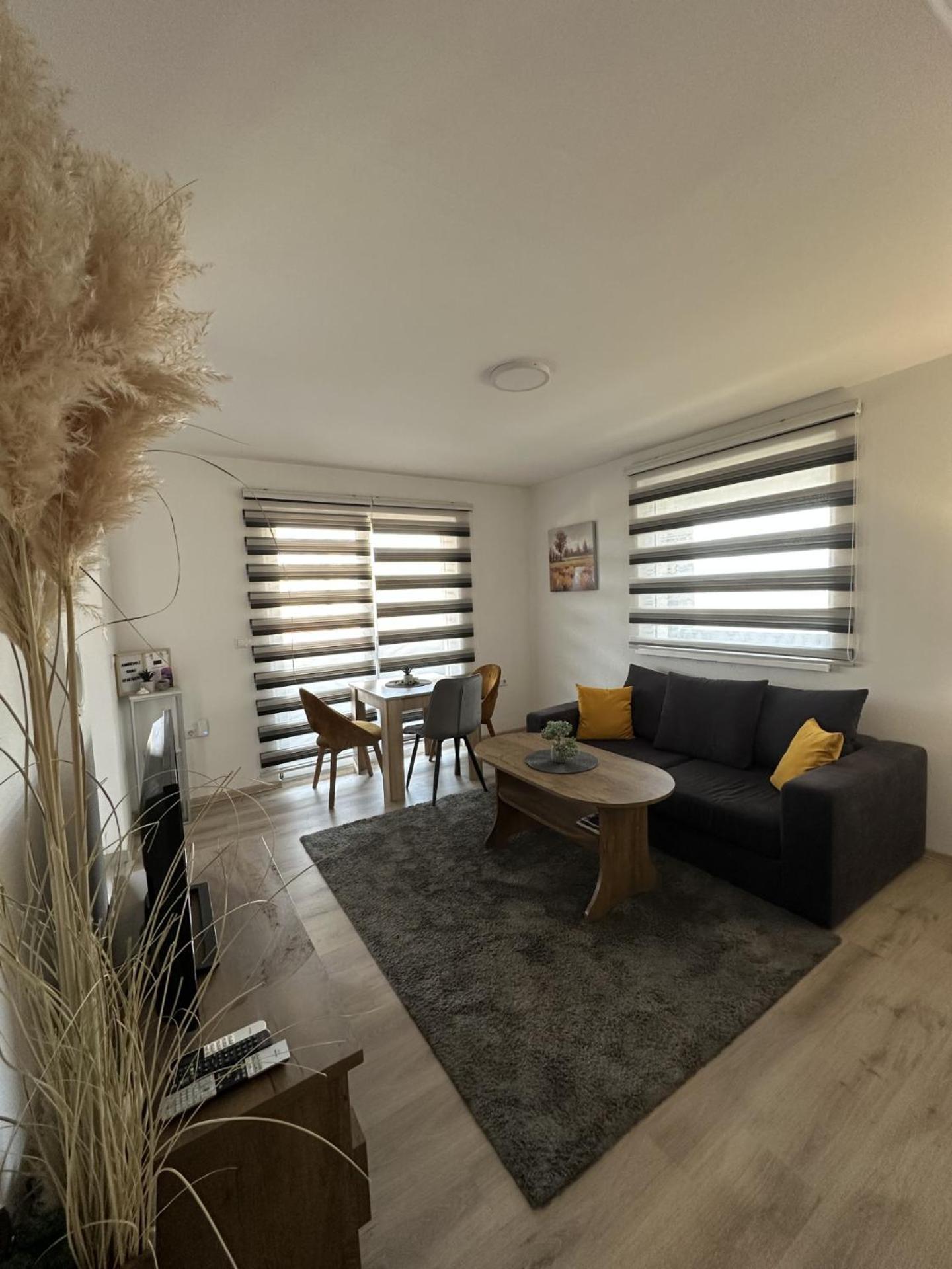 Ammirevole Ravne Apartments Visoko Exteriör bild